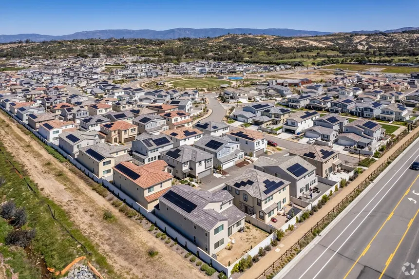 Valley Center home community, lots of houses